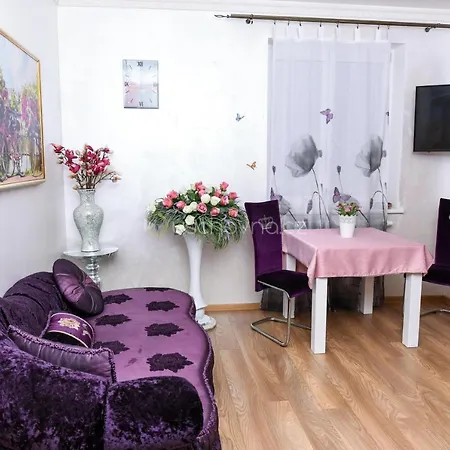 Rose Apartment *